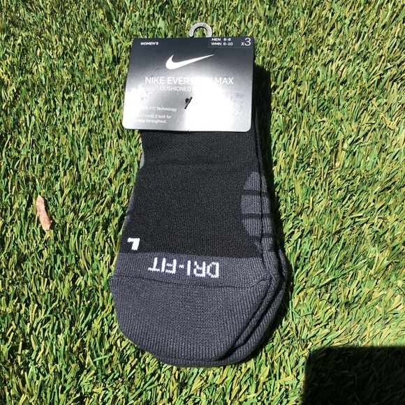 nike everyday max cushioned no show